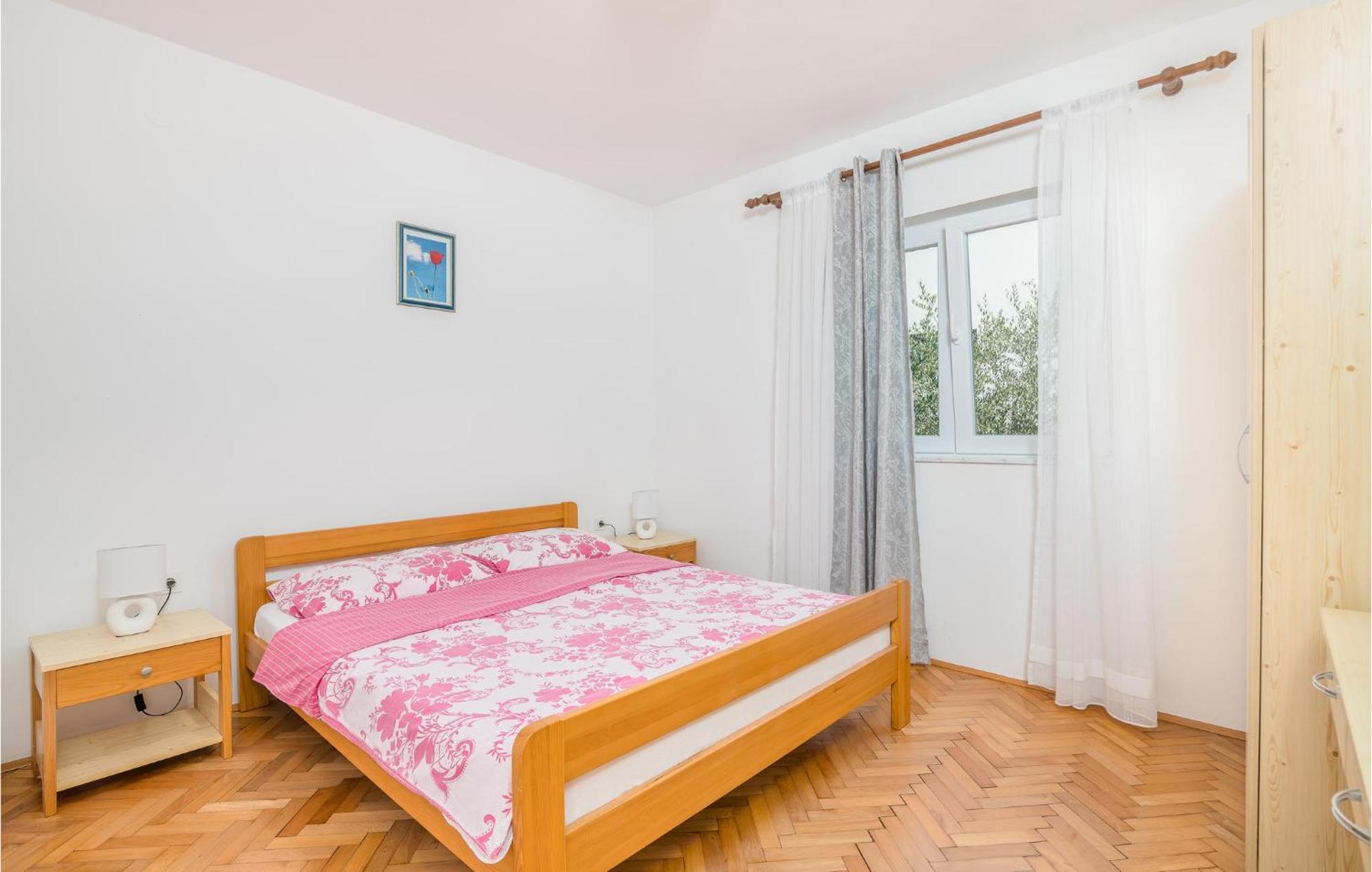 Stunning Apartment In Malinska With Kitchen מראה חיצוני תמונה